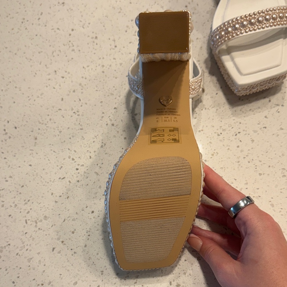 Aldo Pearl-Embellished White Block Heel Sandals - Picture 3 of 6